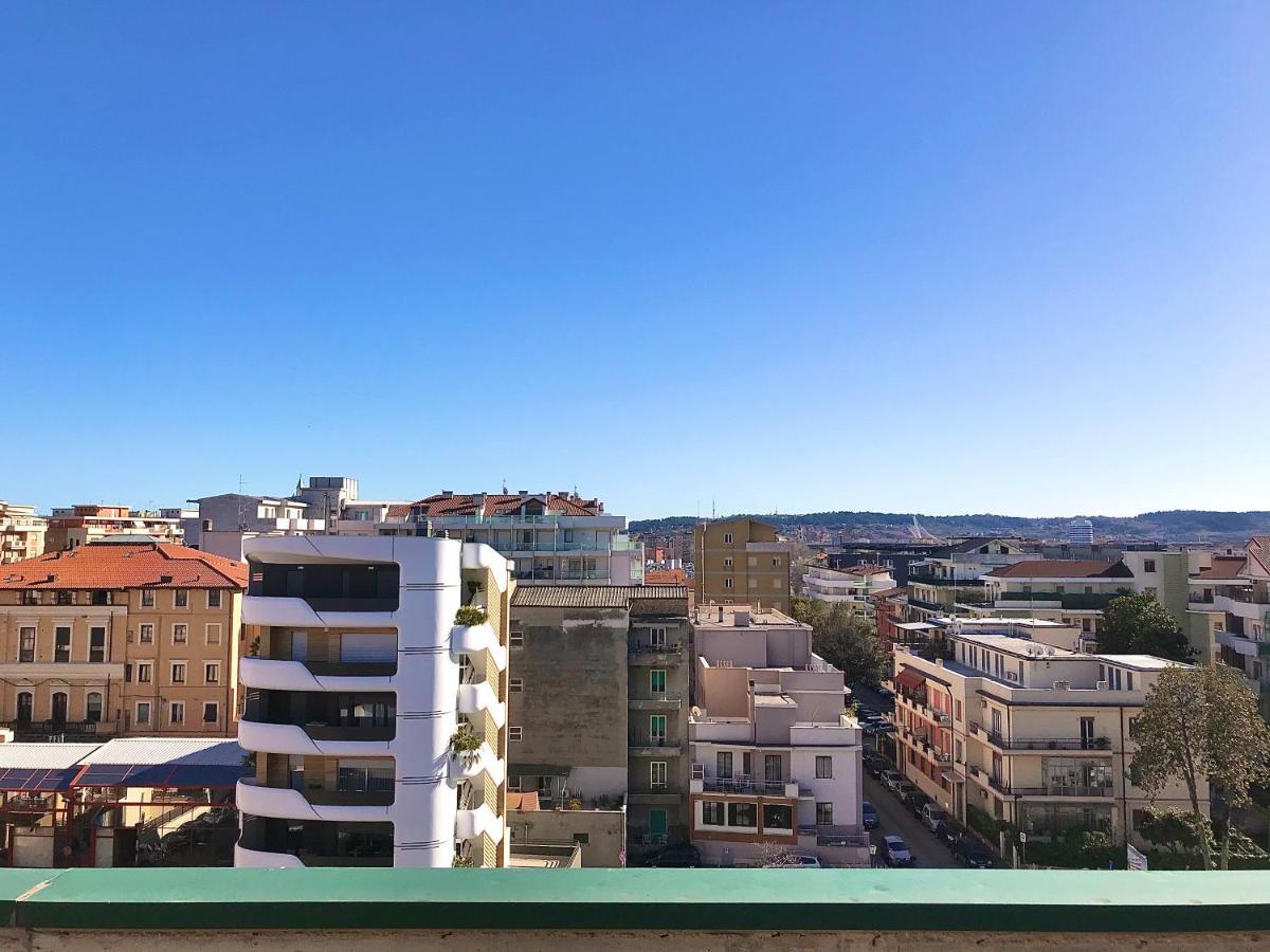 Апартаменти Skyescape Pescara Centro Екстер'єр фото